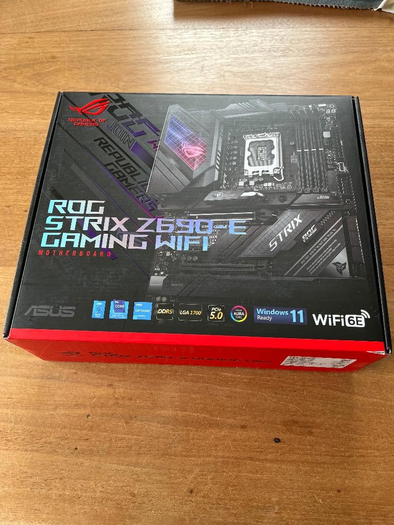 ASUS ROG Strix Z690-E GAMING WIFI, Computers en Software, Moederborden, Ophalen of Verzenden, Zo goed als nieuw, ATX, DDR5