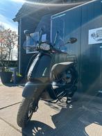 Vespa Sprint | 2024 | 7688 km | black on black | vol optie, Fietsen en Brommers, Scooters | Vespa, Ophalen, Zo goed als nieuw