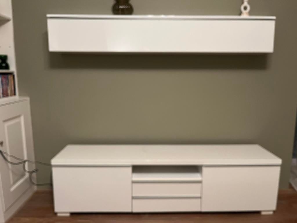 Ikea tv meubel, Huis en Inrichting, Ophalen, 150 tot 200 cm, Zo goed als nieuw, Minder dan 100 cm