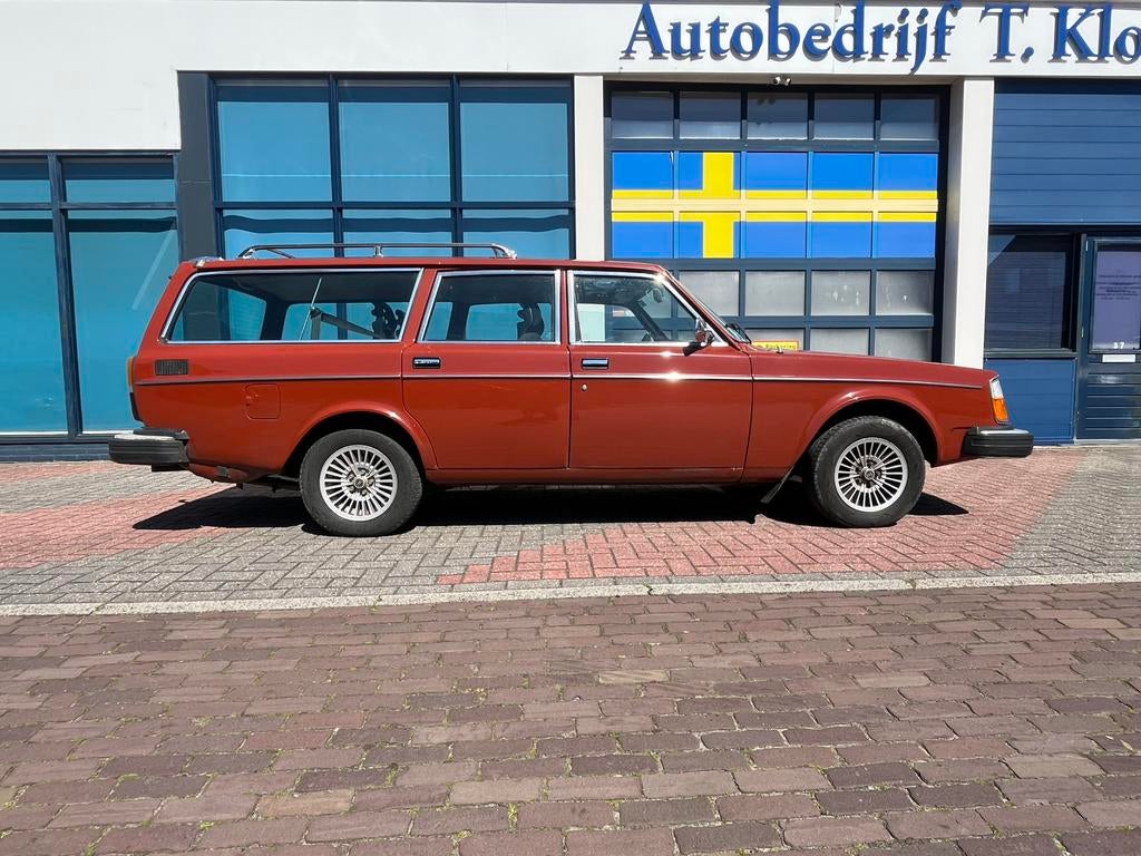 Volvo 245 DL Brunrod origineel nederlands!, Auto's, Oldtimers, Zwart, Bruin, Handgeschakeld, Volvo