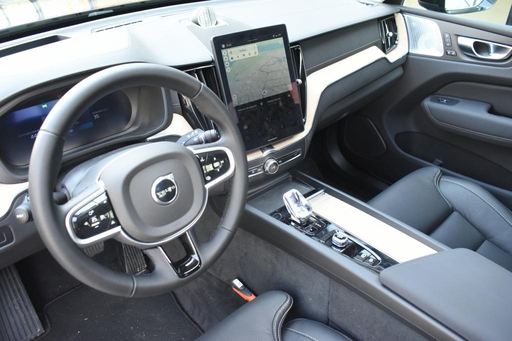 Volvo XC60 T8 455pk AWD Ultra Dark Executive | 22'' | Luchtv, Auto's, Automaat, Gebruikt, 4 cilinders, 24 maanden