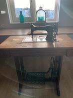 Antieke Pfaff naaimachine met houten onderstel, Ophalen of Verzenden