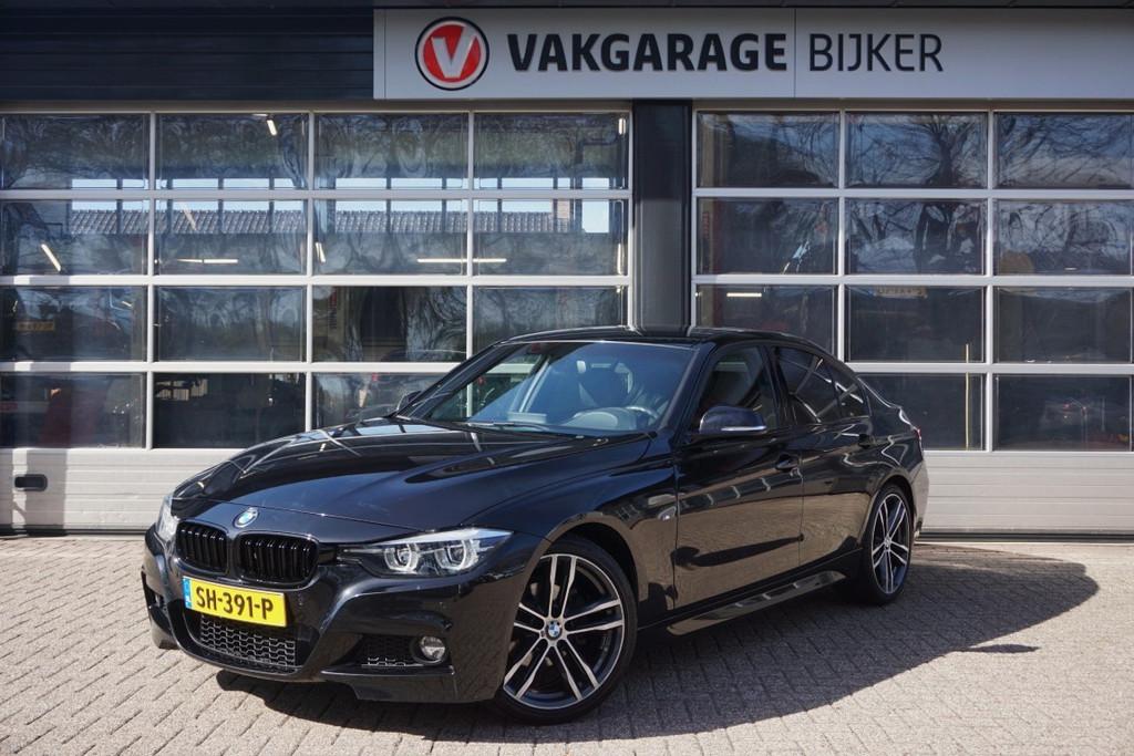 BMW 3 Serie 318i Edition M Sport Shadow High Executive, Auto's, Automaat, Gebruikt, Zwart, 3 cilinders