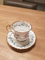 Mooie kop en schotel (Elisabethan) slechts, Ophalen