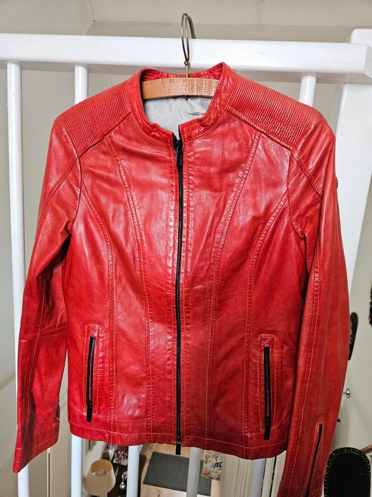 Milestone Leren Jas Rood - Maat M, Kleding | Dames, Jassen | Zomer, Zo goed als nieuw, Maat 38/40 (M), Rood, Ophalen