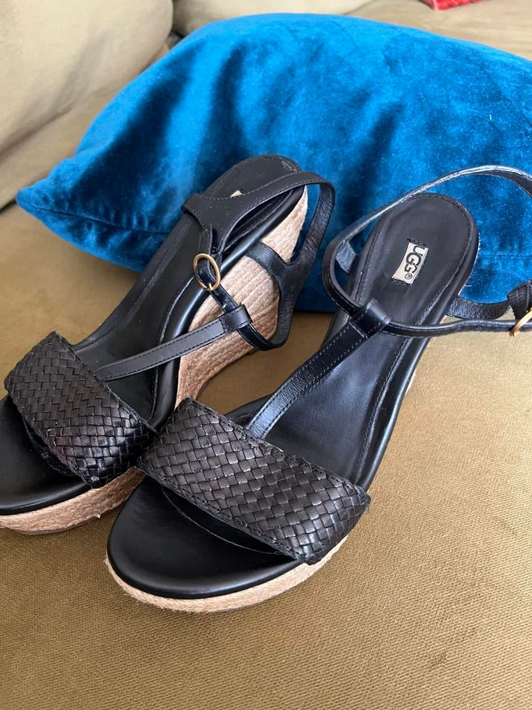 Ugg sandalen 40.5, Kleding | Dames, Schoenen, Zwart, Zo goed als nieuw, Sandalen of Muiltjes, Ophalen of Verzenden