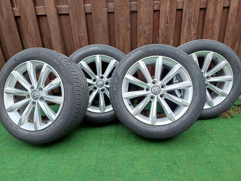 5x112 17 inch VW + zomerbanden Pirelli, Ophalen, Banden en Velgen, 17 inch, Personenwagen