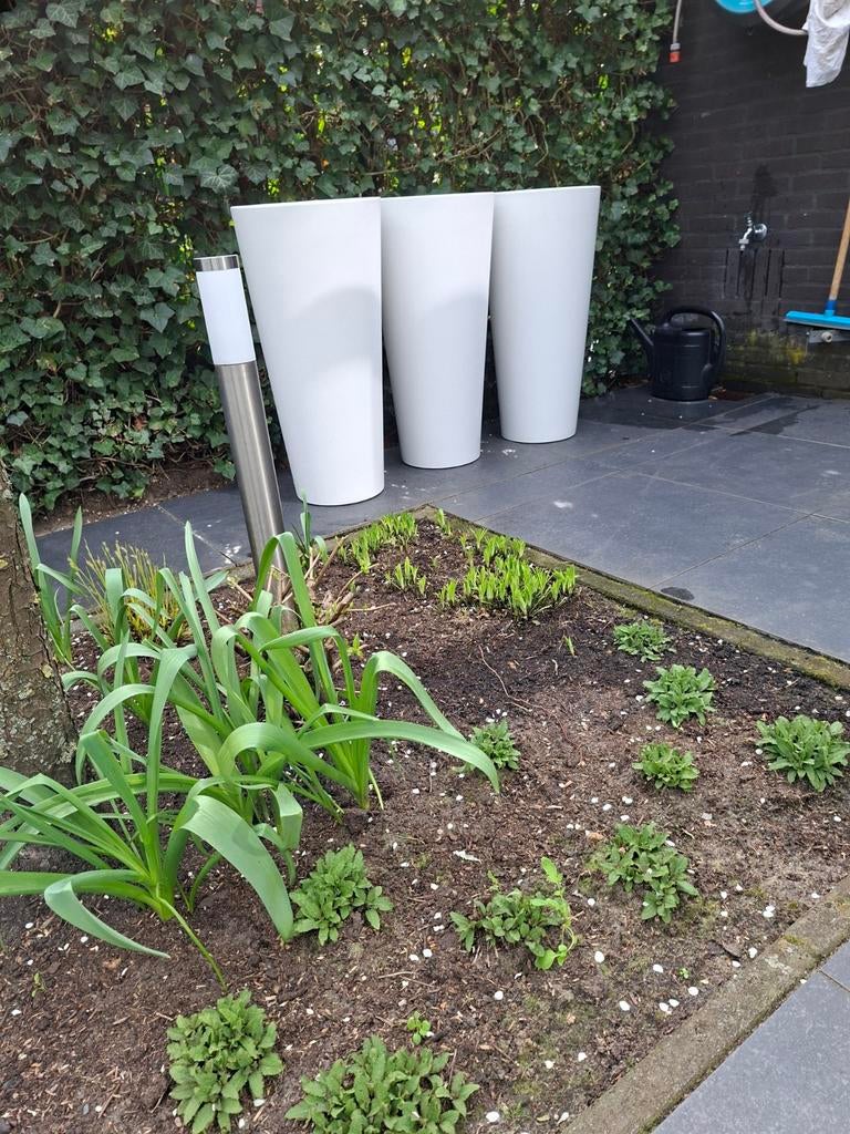 ELHO      3 stijlvolle Bloempotten, Tuin en Terras, Bloempotten, Kunststof, Gebruikt, Rond, Balkon