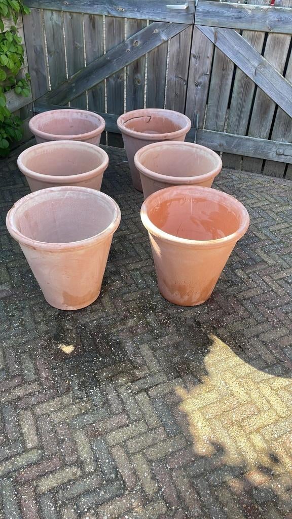 Bloempot, Tuin en Terras, Bloempotten, Ophalen, 40 cm of meer, Rond, Zo goed als nieuw