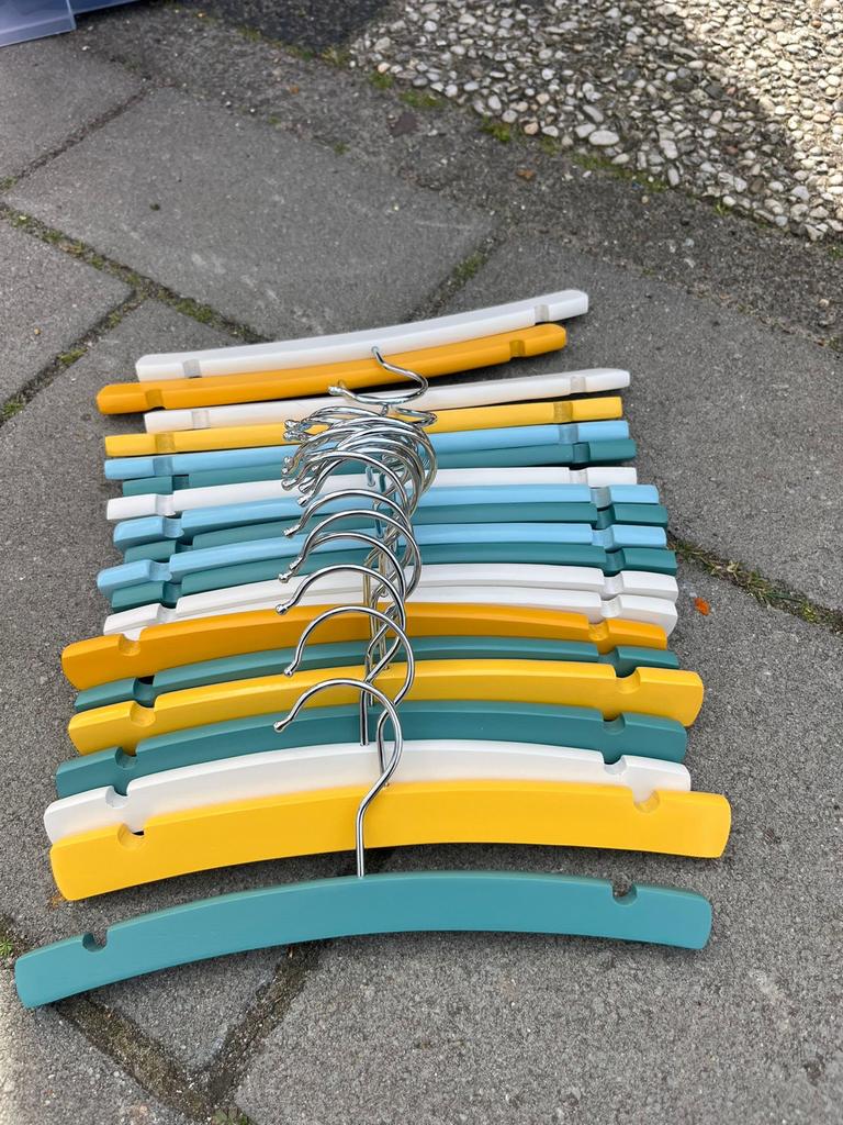 Kledinghangers baby kleertjes, Kleding | Dames, Kledinghangers, Ophalen of Verzenden, Gebruikt, Hout, Kinderen