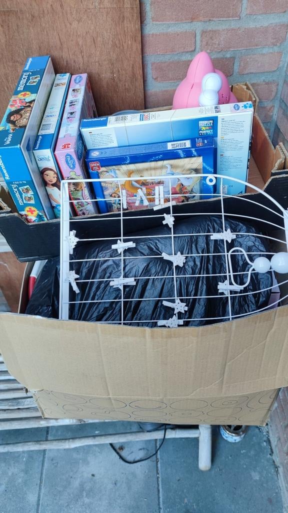 2 grote doos spulen gratis ophalen!, Diversen, Rommelmarktspullen, Ophalen of Verzenden