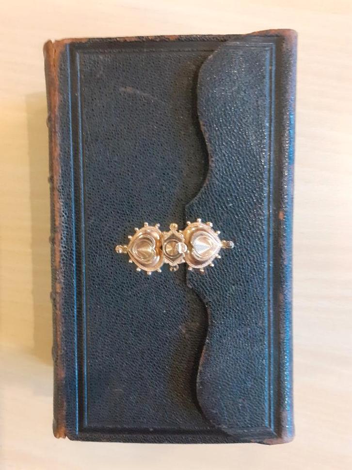 Het Nieuwe Testament met psalmen en gezangen, Antiek en Kunst, Antiek | Boeken en Bijbels, Ophalen of Verzenden