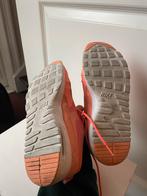 Nike sneakers - Koraal/ Oranje, Kleding | Dames, Schoenen, Ophalen of Verzenden, Gedragen, Roze, Sneakers of Gympen