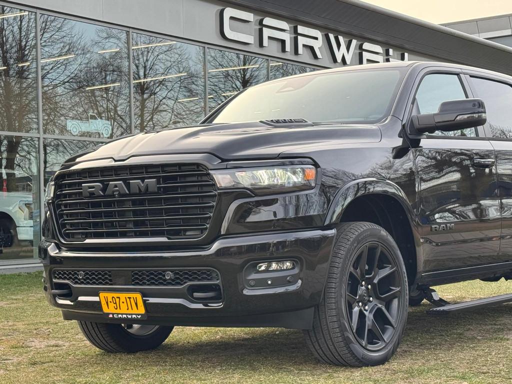 Dodge Ram Laramie full spec. luchtvering, pano, pass.scherm, Auto's, Dodge, Automaat, Zwart, Bedrijf, Vierwielaandrijving