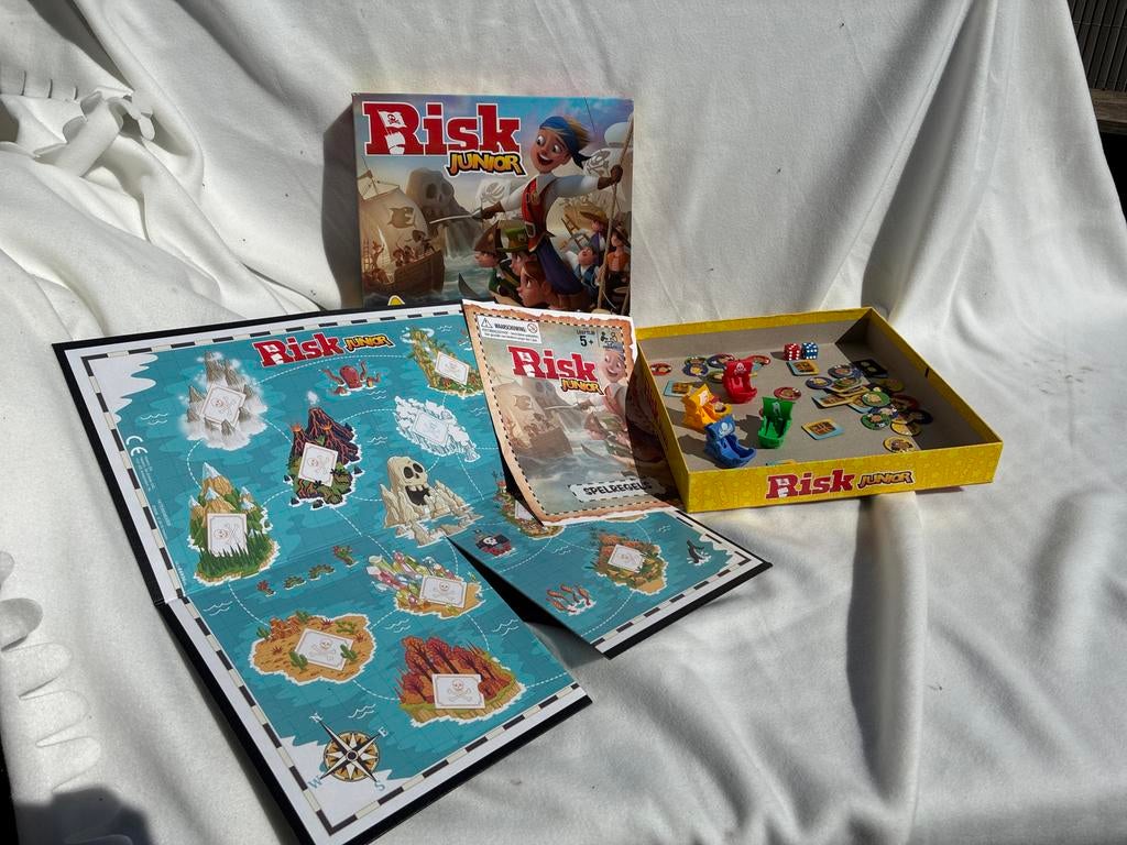 Risk Junior: Mijn Eerste Risk Spel - Compleet en Netjes, Drie of vier spelers, Ophalen of Verzenden, Zo goed als nieuw