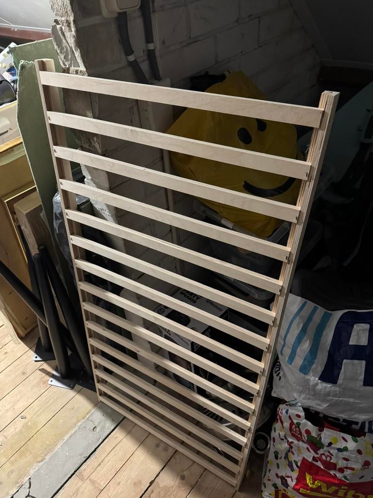 Gratis lattenbodem ledikantje, Kinderen en Baby's, Babywiegjes en Ledikanten, Ophalen, Zo goed als nieuw, Ledikant