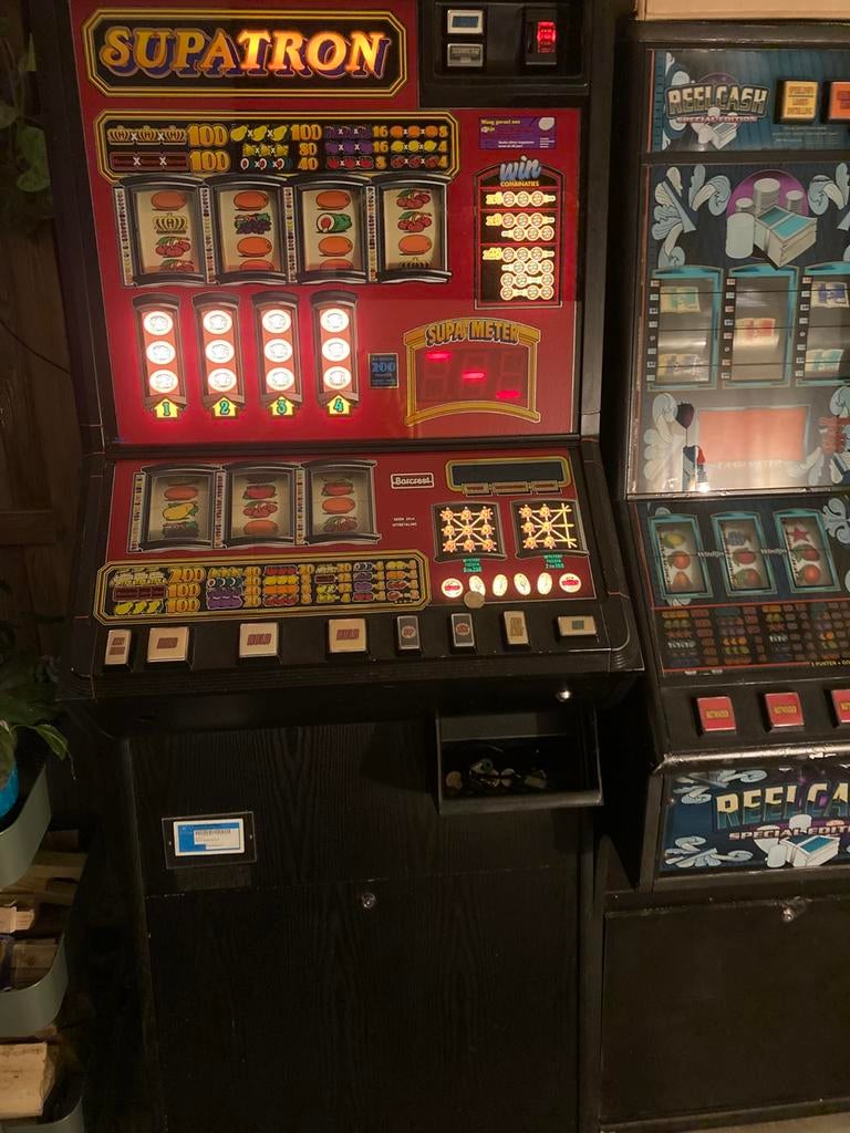 Supatron op euro, Verzamelen, Automaten | Gokkasten en Fruitautomaten, Euro, Ophalen, Gebruikt, Met sleutels