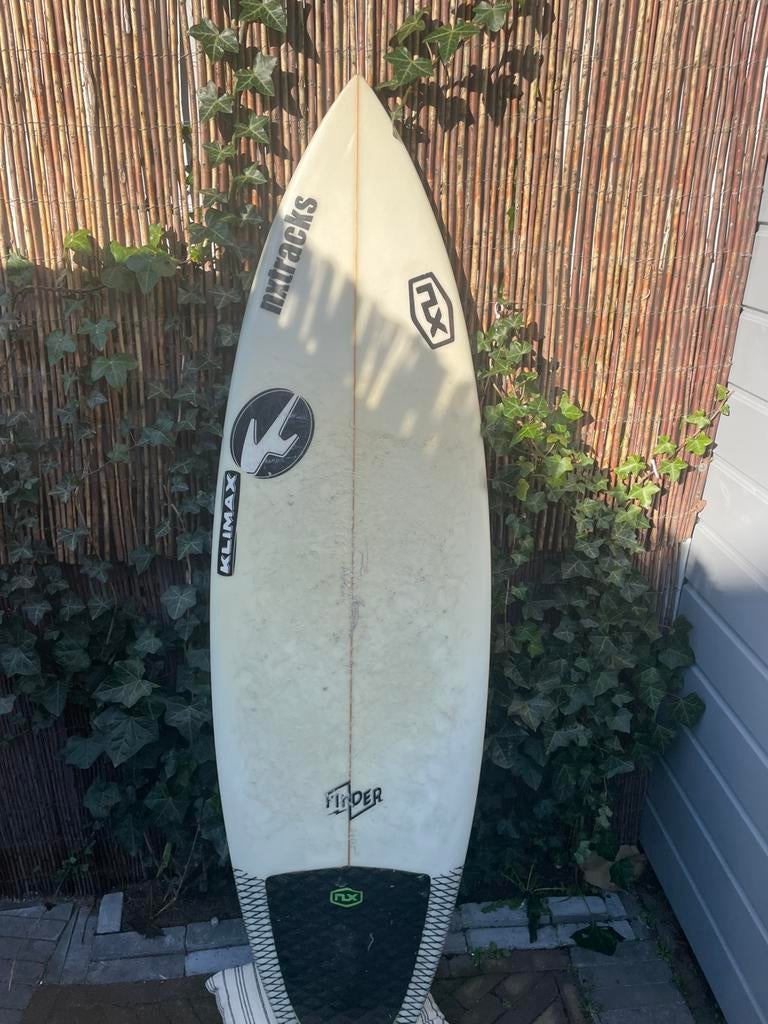 Shortboard 5’8 finder, Watersport en Boten, Golfsurfen, Ophalen, Zo goed als nieuw, Shortboard