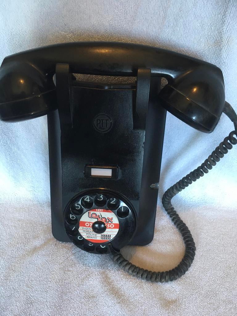 Doorleefde ouderwetse Bakelieten PTT Telefoon jaren vijftig., Telecommunicatie, Vaste telefoons | Niet Draadloos, Ophalen of Verzenden