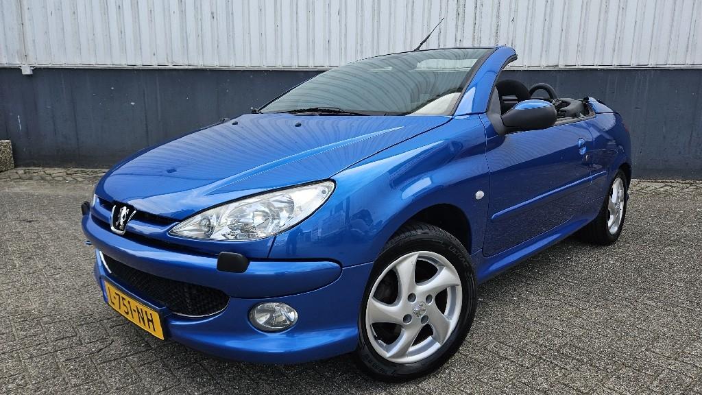 Peugeot 206 CC 1.6-16V (bj 2004), Auto's, Voorwielaandrijving, Stof, Gebruikt, 4 cilinders