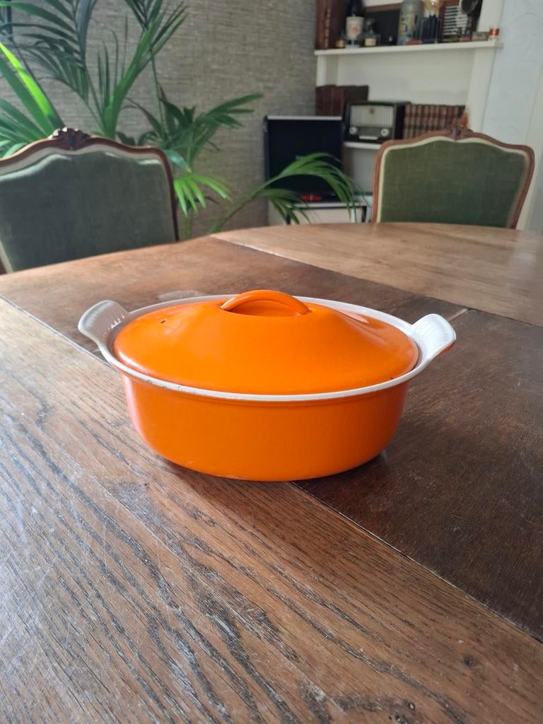 Vintage oranje gietijzeren stoofpan met deksel Le Creuset, Huis en Inrichting, Ophalen of Verzenden, Overige materialen, Koekenpan of Braadpan