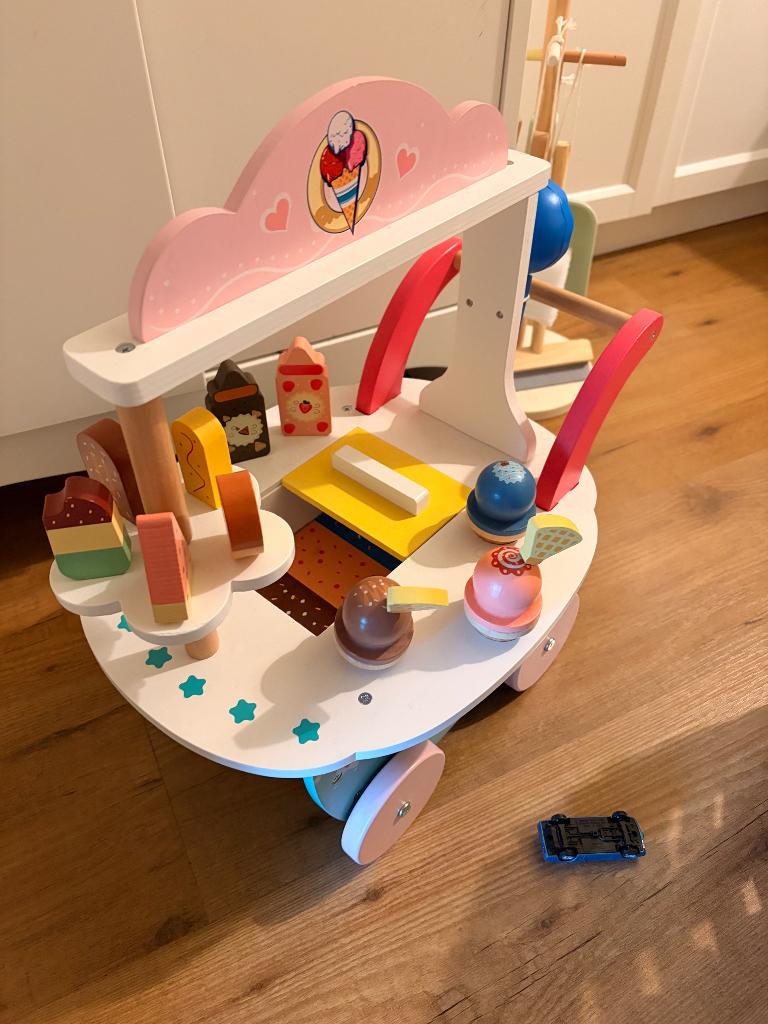 Houten ijswagen, Ophalen, Zo goed als nieuw, Duw- of Trekspeelgoed