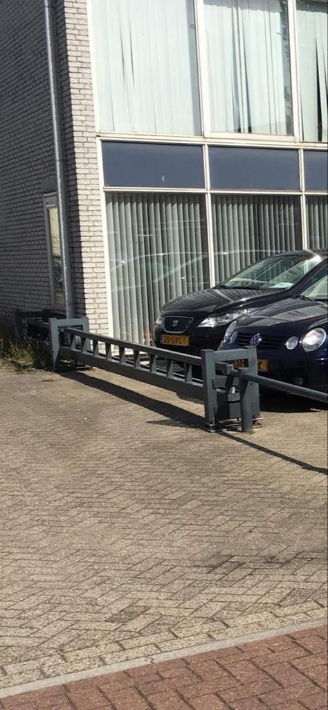 Hekwerk met schuifpoort (ca. 30m hek, 8m poort), Ophalen, Met poort, Gebruikt, Overige typen