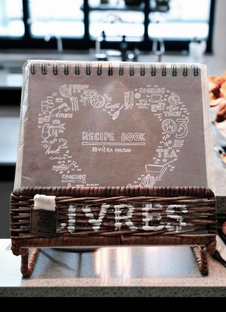 Van 57,90€ voor Rivièra maison book & holder, Ophalen of Verzenden, Nieuw