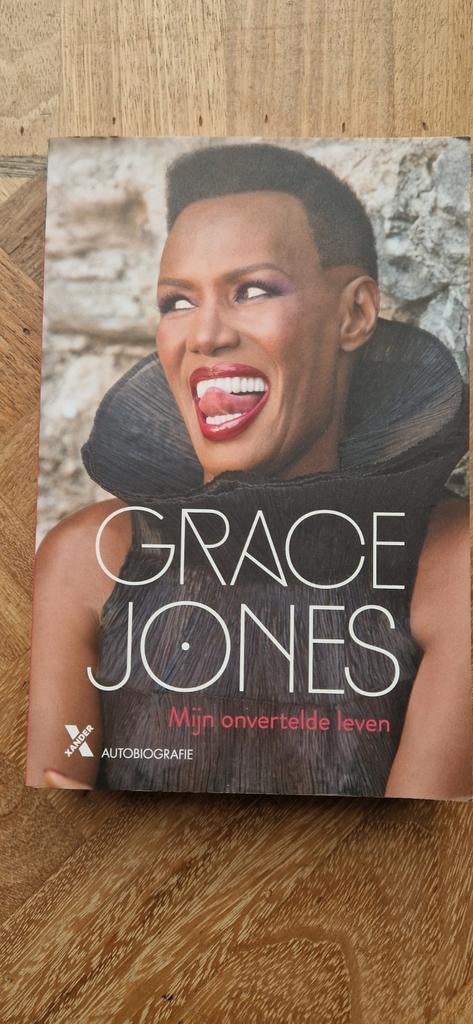 Autobiografie Grace Jones - gesigneerd exemplaar, Ophalen, Zo goed als nieuw