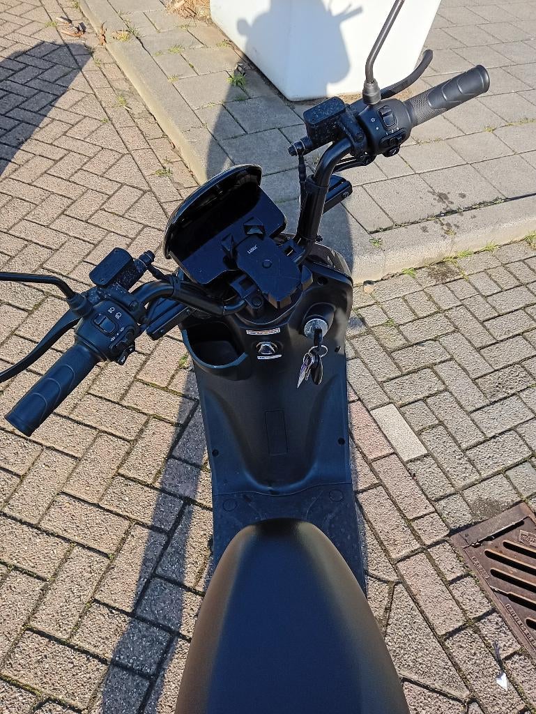 Scooter Iva ego s4, Fietsen en Brommers, Scooters | Overige merken, Maximaal 45 km/u, Elektrisch, Zo goed als nieuw, Ophalen