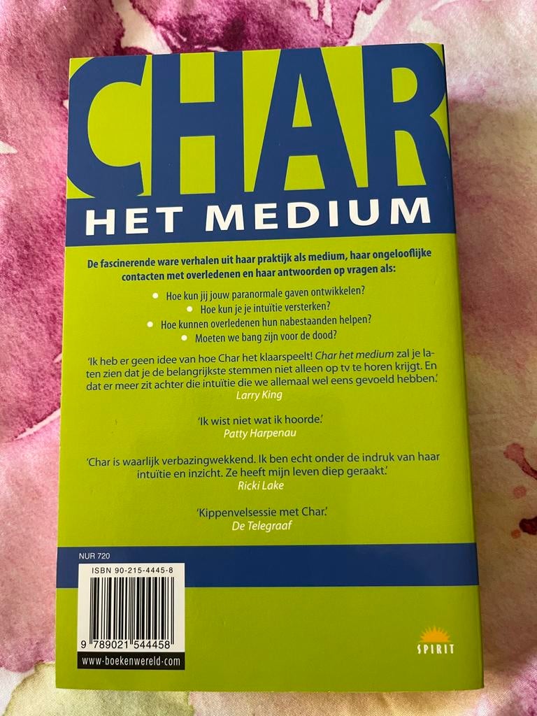 2 boeken van Char: Het Medium - Spiritualiteit en Paranormal, Boeken, Ophalen of Verzenden, Gelezen, Spiritualiteit algemeen, Achtergrond en Informatie