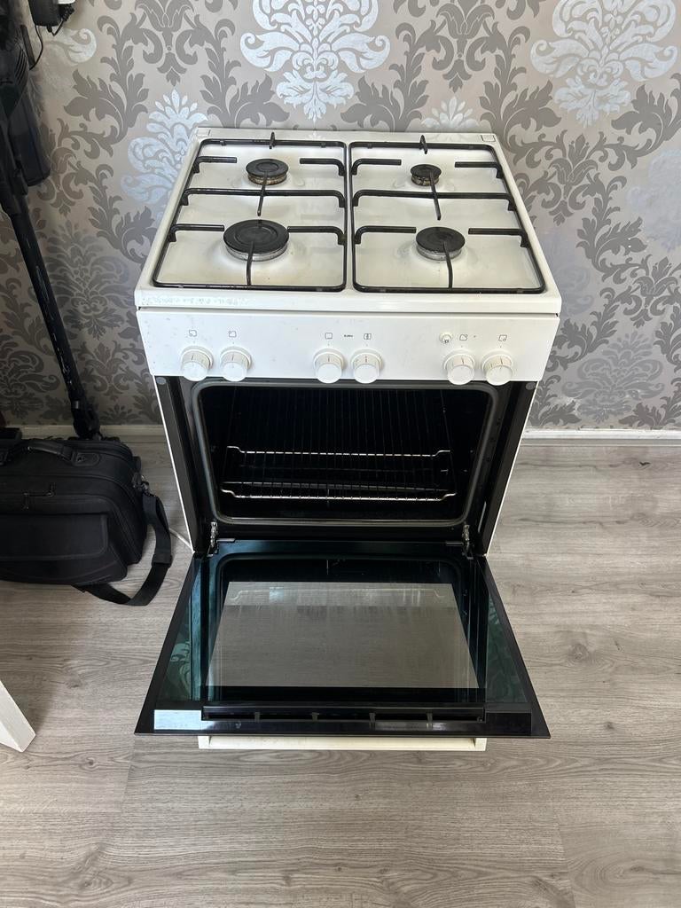 Bosch Vrijstaand Gasfornuis met Oven - Wit, Witgoed en Apparatuur, Fornuizen, Ophalen, Gebruikt, 60 cm of meer, 4 kookzones