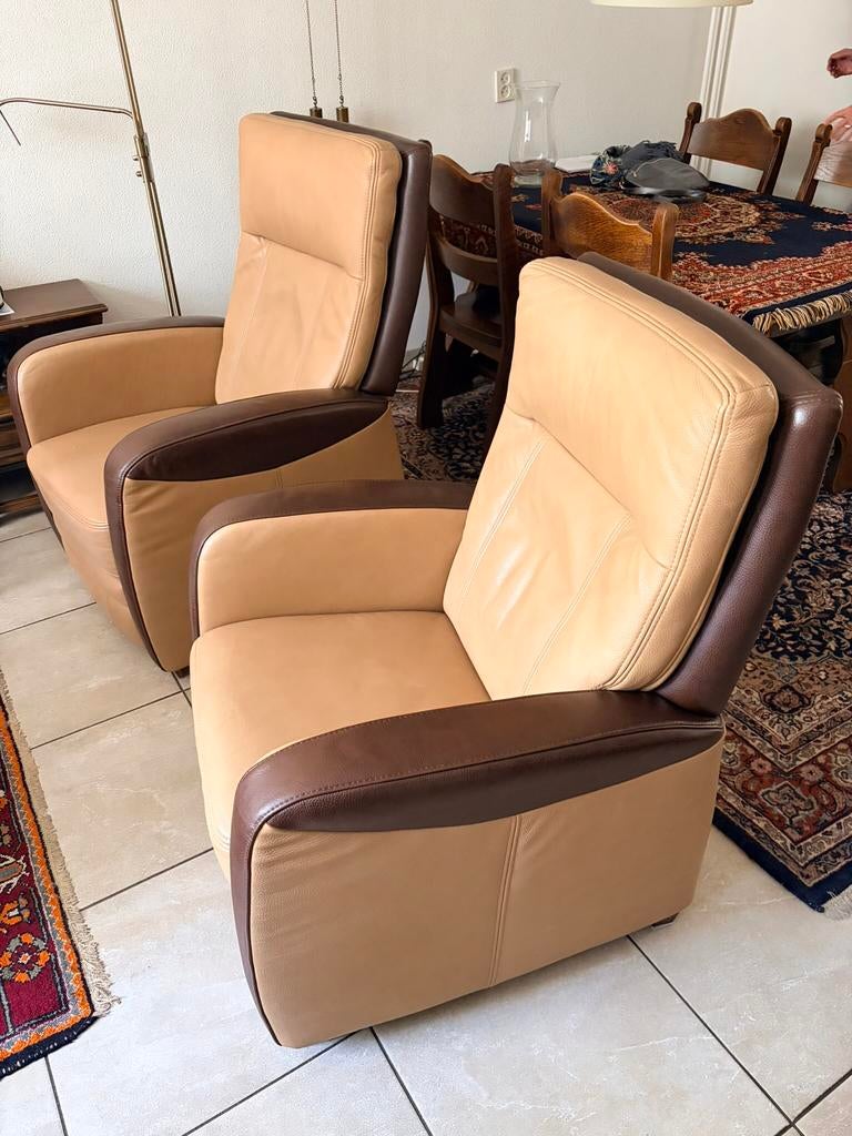 Een elektrische relax- en een vaste fauteuil izgst, Huis en Inrichting, Fauteuils, Ophalen, Zo goed als nieuw, 75 tot 100 cm, 50 tot 75 cm