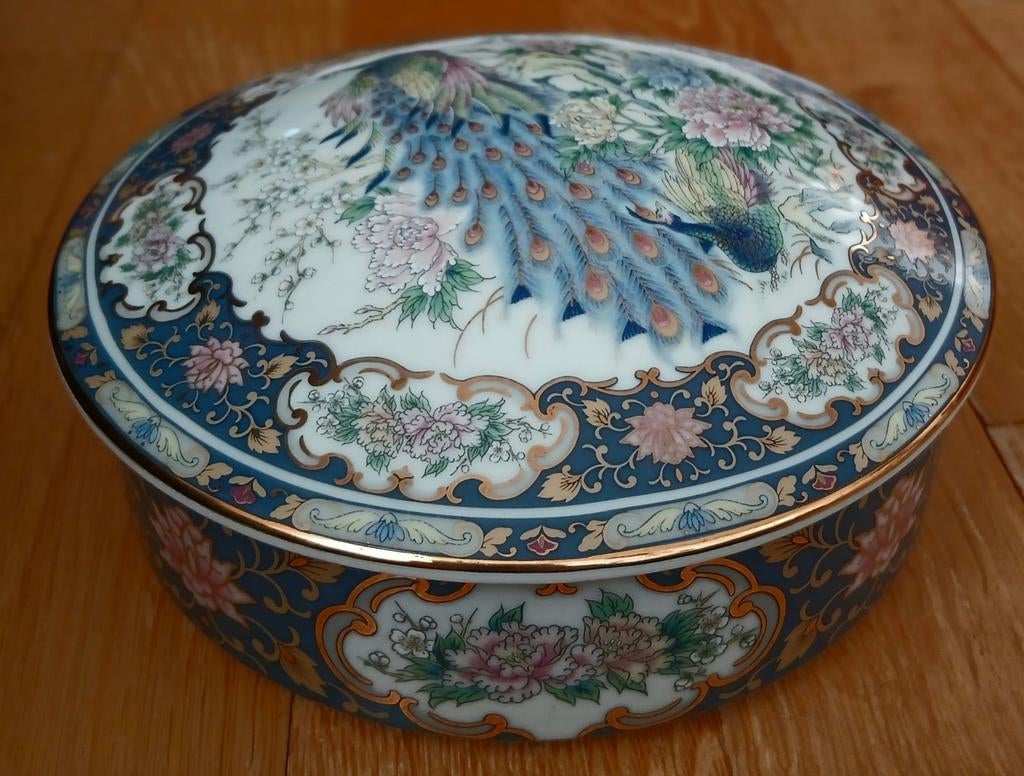 Vaga Japan Trinket Box Pauw Met Bloemen Ø 16 Cm Vintage, Ophalen of Verzenden