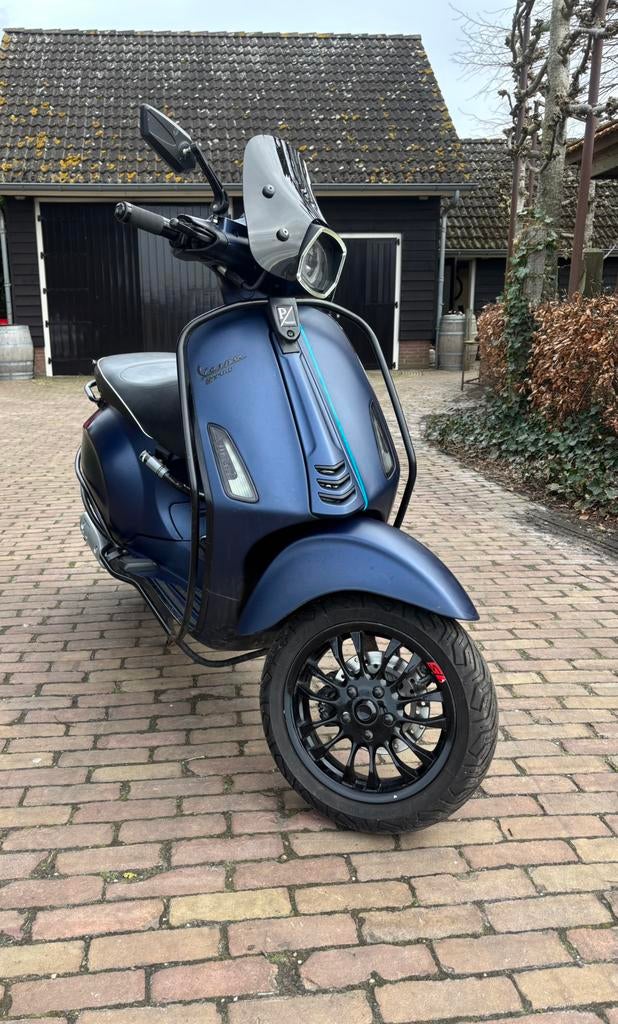 Vespa Sprint 80cc (2016) – met aandachtspunt + onderdelen, Fietsen en Brommers, Ophalen, Gebruikt, Maximaal 45 km/u, Vespa S