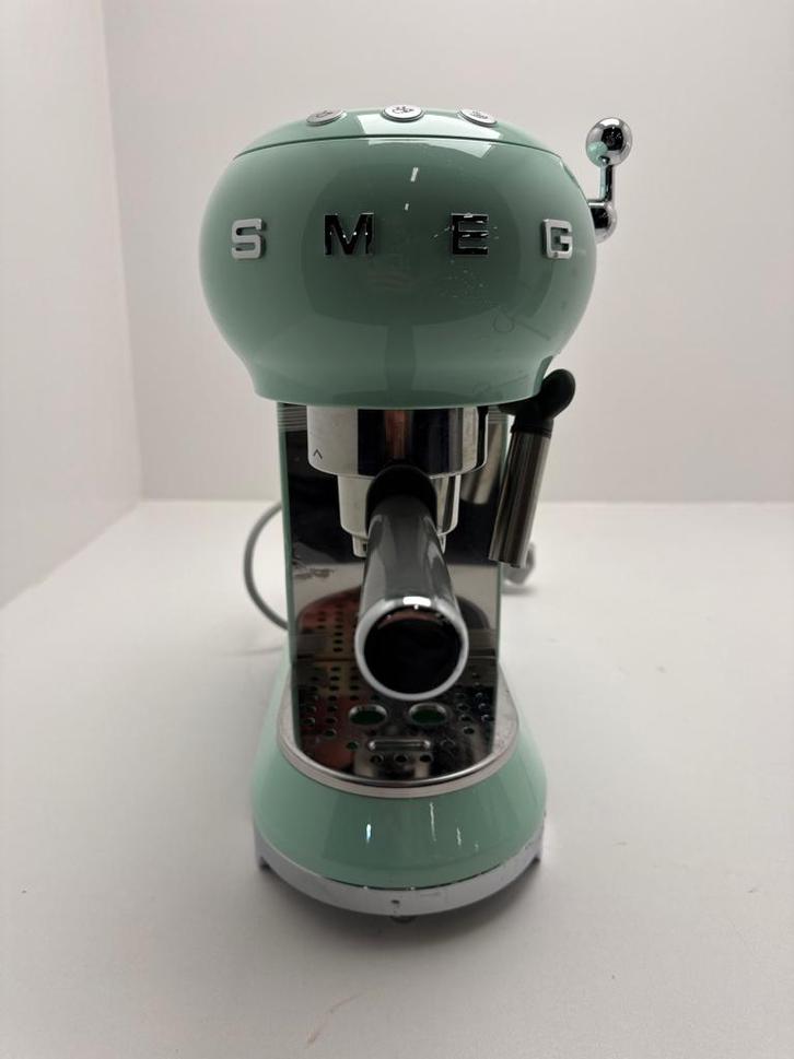 Smeg Espressomachine ECF01PGEU watergroen, Witgoed en Apparatuur, Koffiezetapparaten, Gebruikt, Gemalen koffie, Espresso apparaat