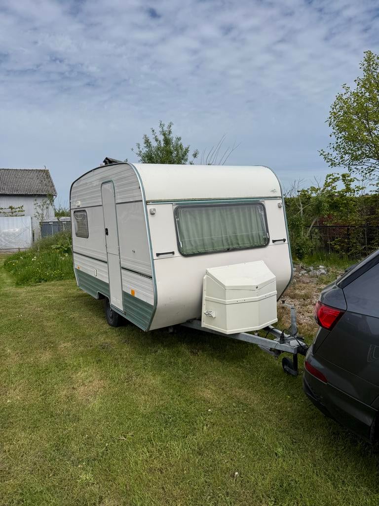 Compacte en gezellige caravan Münsterland 380, Caravans en Kamperen, Caravans, Rondzit, Omvormbare zithoek, Bedrijf, Tot en met 3