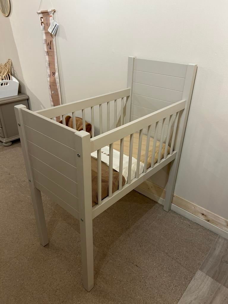 Wieg •Puck• By Juffrouw Kwast, Ophalen, Juffrouw Kwast, Zo goed als nieuw, Juffrouw Kwast