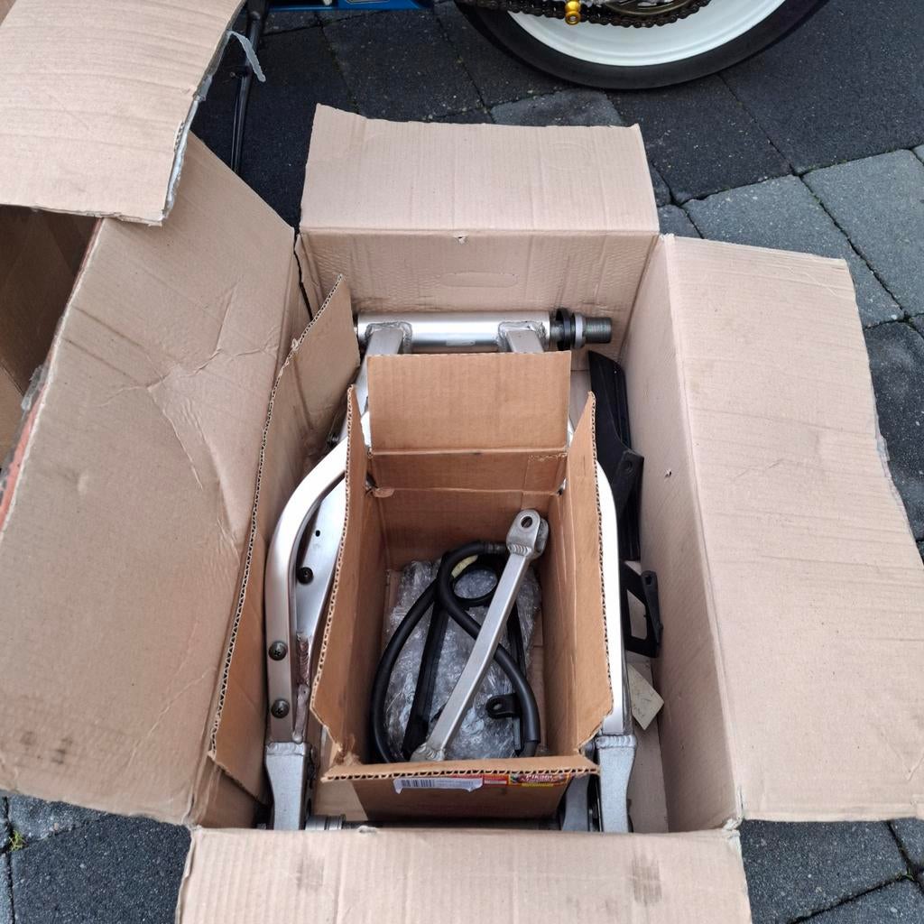 ZGAN Suzuki GSXR 750 K1 complete achterbrug | 600, 1000, K4, Motoren, Onderdelen | Suzuki, Ophalen of Verzenden, Gebruikt