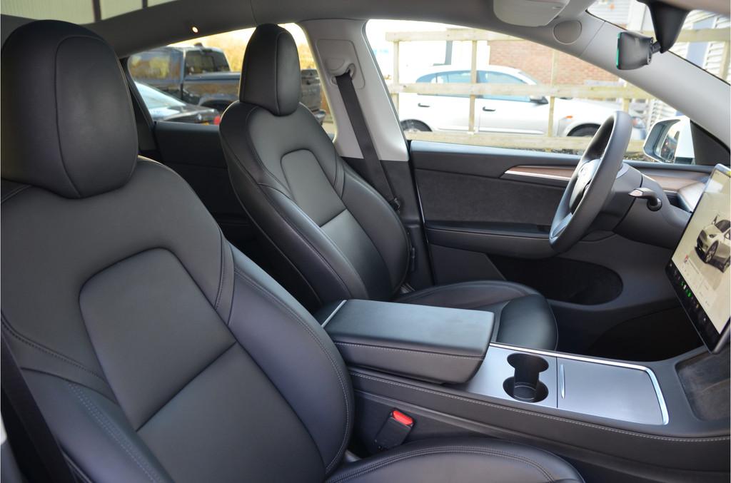 Tesla Model Y Long Range AWD 75 kWh Trekhaak (1.600kg) AutoP, Auto's, Tesla, 12 maanden, Adaptive Cruise Control, Zwart, Wit