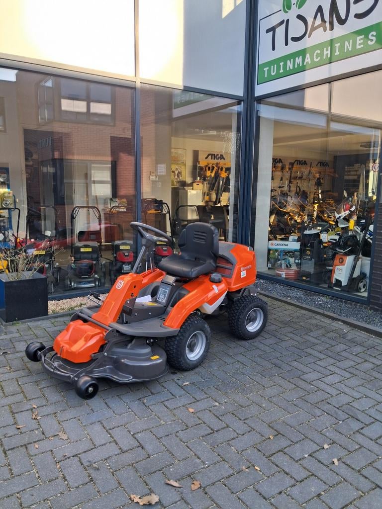 Frontmaaier  zitmaaier  husqvarna r 214 c nieuw, Tuin en Terras, Zitmaaiers, Gebruikt, Versnellingen, Ophalen of Verzenden, Simplicity