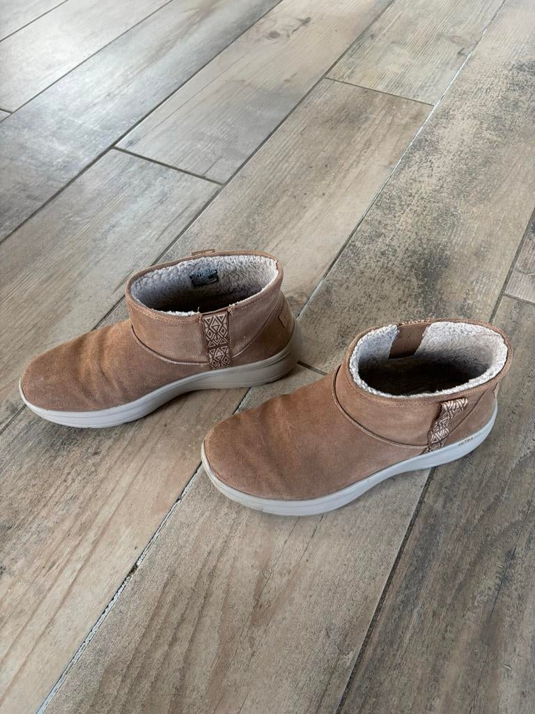 Skechers - maat 40 - bruin suede, Ophalen, Zo goed als nieuw, Bruin, Sneakers of Gympen