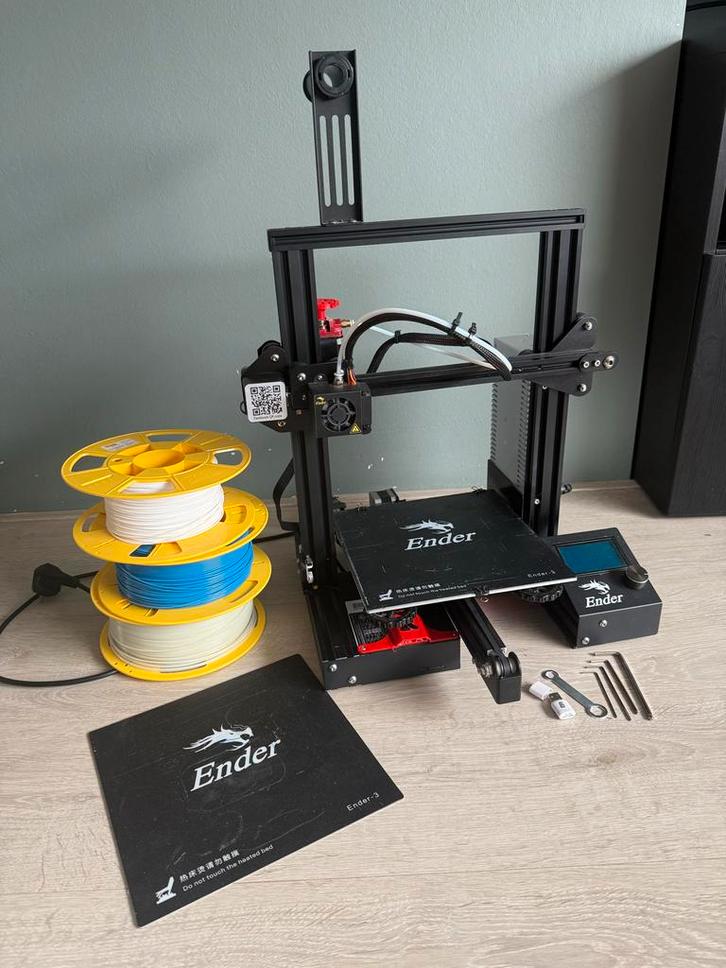 Ender 3 Pro 3D-printer met filament, Computers en Software, 3D Printers, Gebruikt, Ophalen