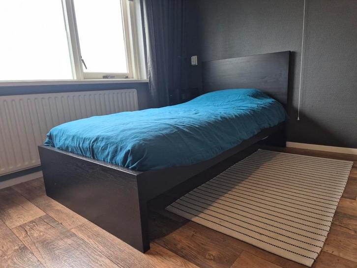Ikea Malm zwart eenpersoonsbed met lades + lattenbodem, Huis en Inrichting, Slaapkamer | Bedden, Gebruikt, Eenpersoons, 90 cm