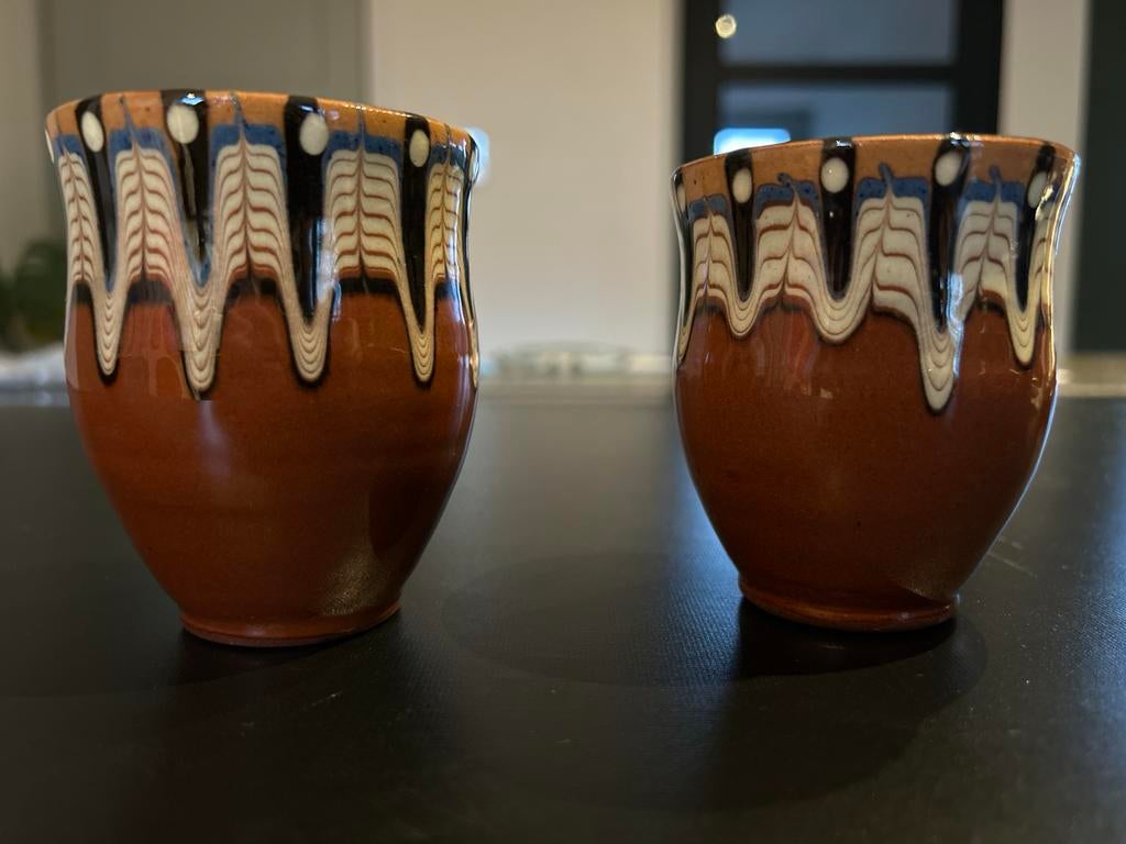 Bulgaarse aardewerk kopjes en schaaltje, Ophalen of Verzenden