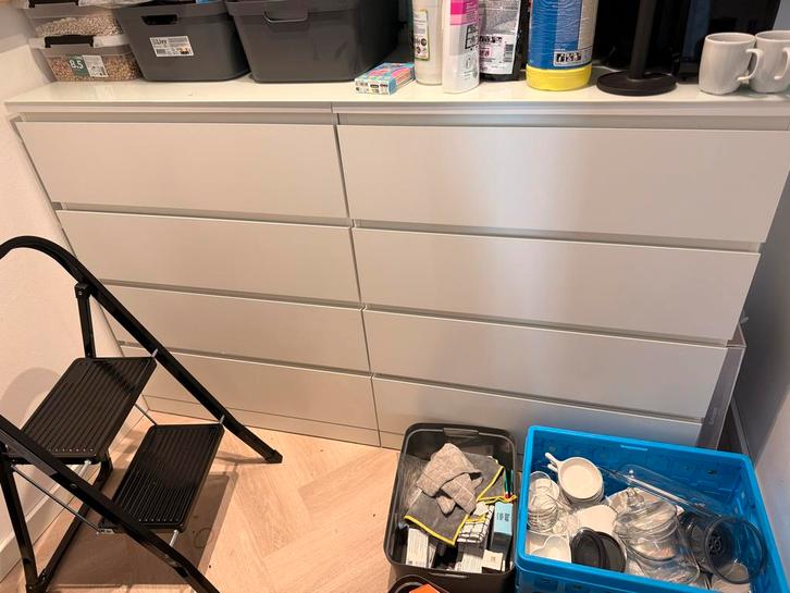 IKEA Malm ladekast met 4 lades en glasplaat (zgan), Huis en Inrichting, Kasten | Ladekasten, Zo goed als nieuw, Minder dan 100 cm