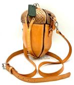 EIK001 Nieuwe leren tas Jutta eikel vormig, Verzenden, Nieuw, Beige, Schoudertasje