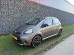 Toyota Aygo 1.0 VVT-i Now Airco | Groot scherm (bj 2013), Euro 5, Gebruikt, Bruin, 4 stoelen