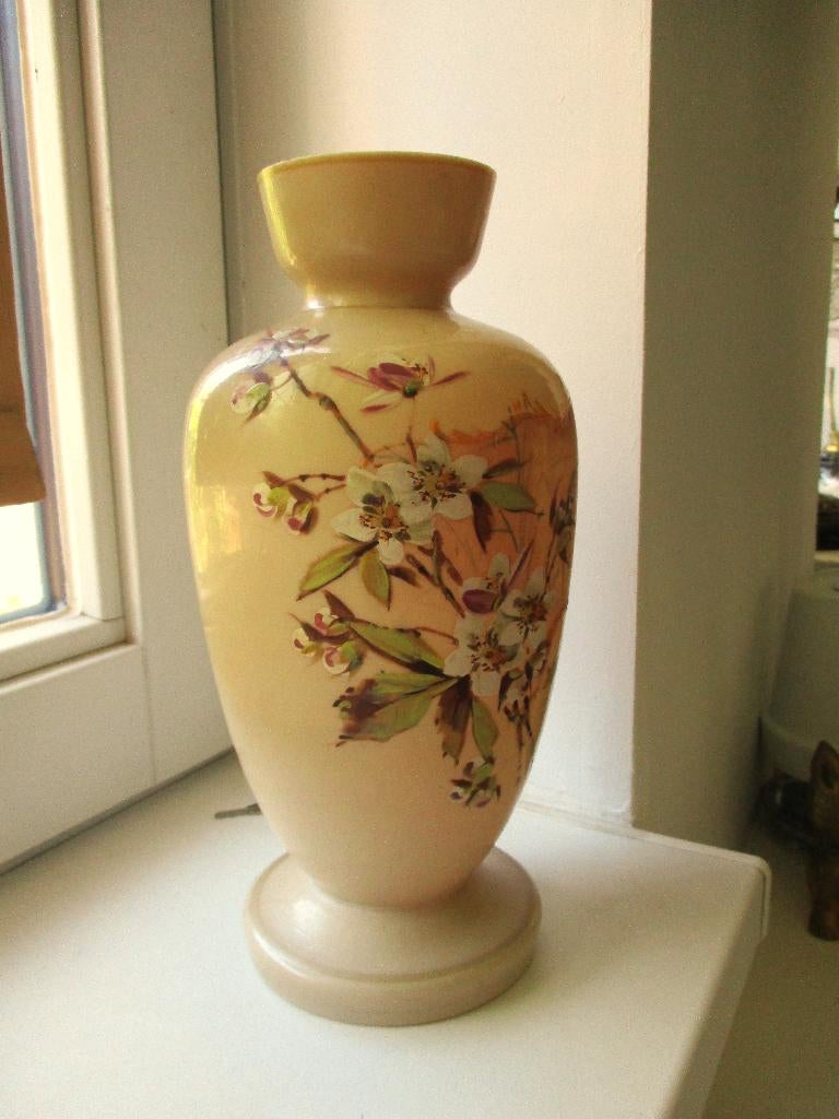 Antieke opaline met de hand beschilderde vaas, Antiek en Kunst, Ophalen of Verzenden