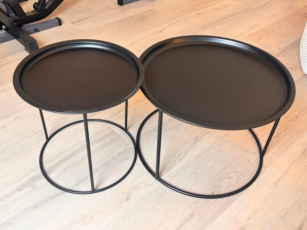 Zwarte bijzettafel of salontafel met rond blad, Huis en Inrichting, Tafels | Bijzettafels, Minder dan 55 cm, Gebruikt, Metaal of Aluminium